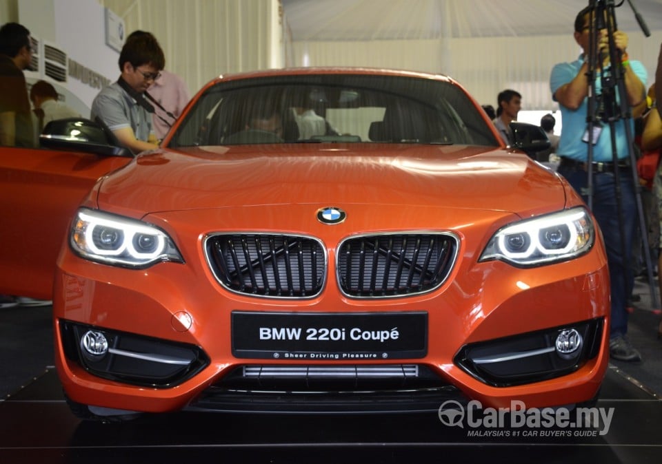 BMW 2 Series Coupe F22 (2014) Exterior