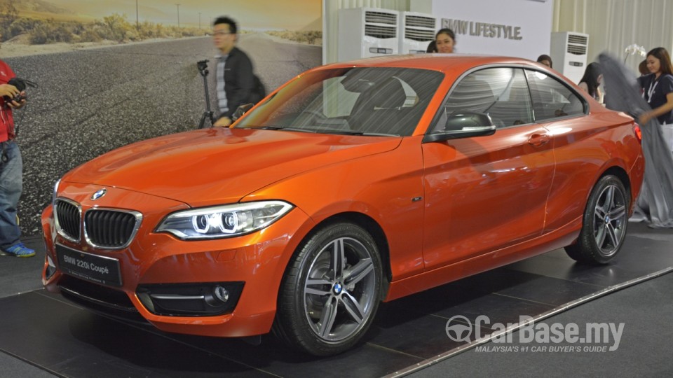 BMW 2 Series Coupe F22 (2014) Exterior