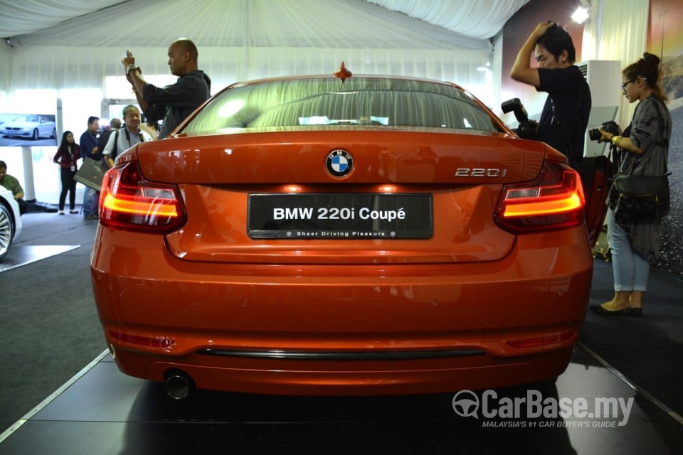 BMW 2 Series Coupe F22 (2014) Exterior