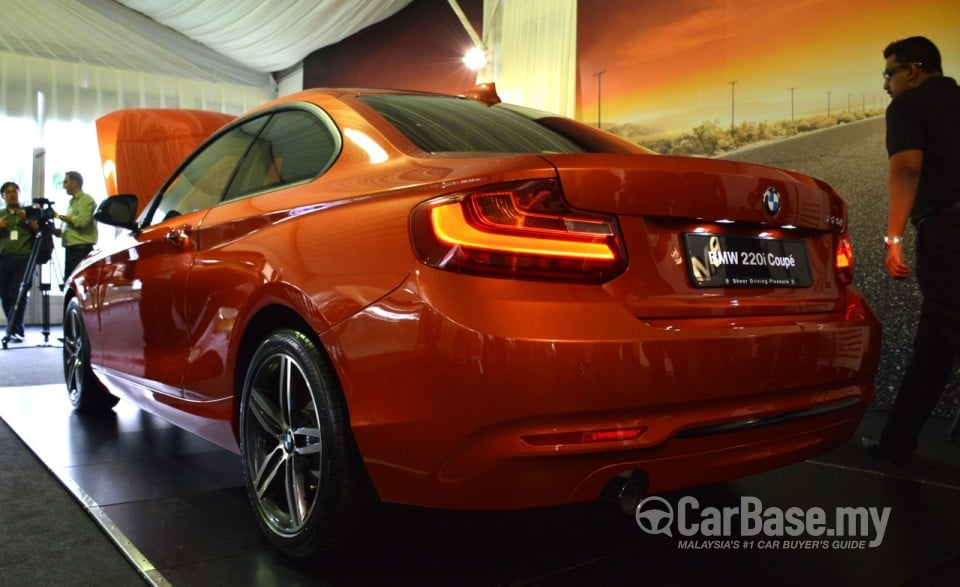 BMW 2 Series Coupe F22 (2014) Exterior