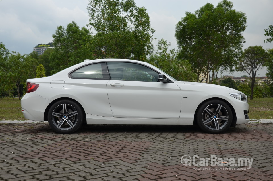 BMW 2 Series Coupe F22 (2014) Exterior
