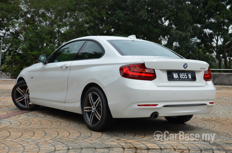 BMW 2 Series Coupe F22 (2014) Exterior