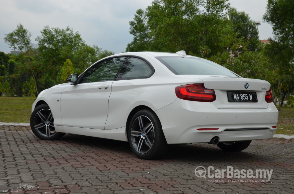 BMW 2 Series Coupe F22 (2014) Exterior