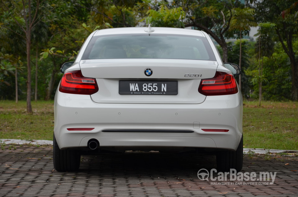 BMW 2 Series Coupe F22 (2014) Exterior