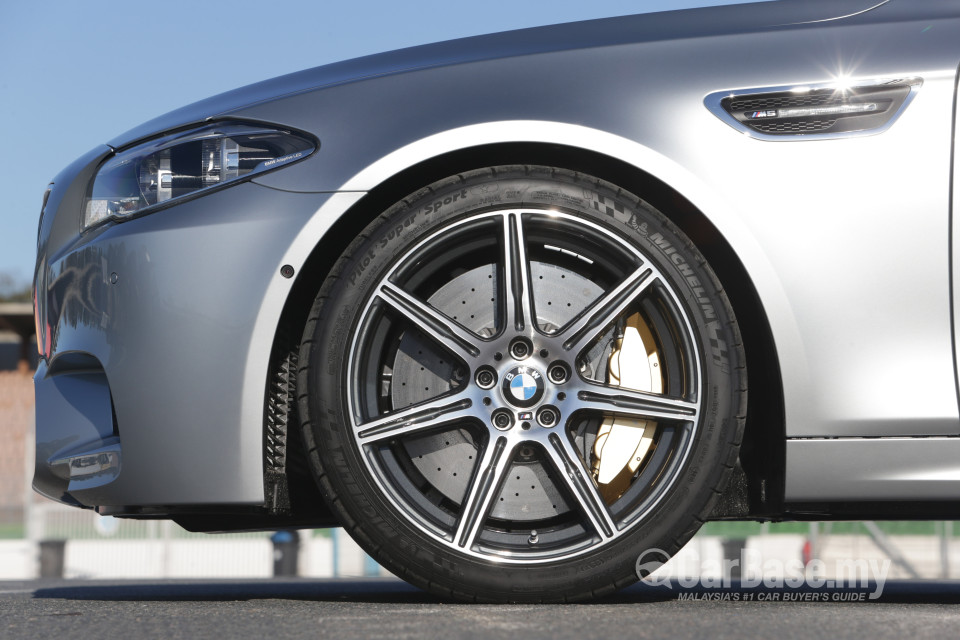 BMW M5 F10 Facelift (2013) Exterior