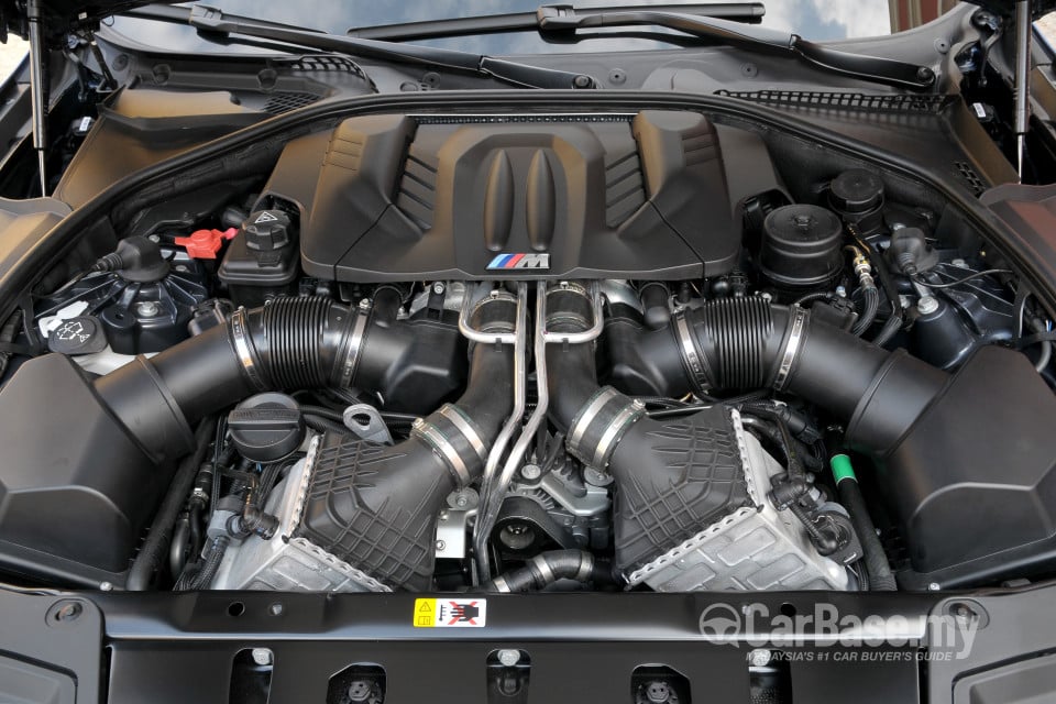 BMW M5 F10 Facelift (2013) Exterior
