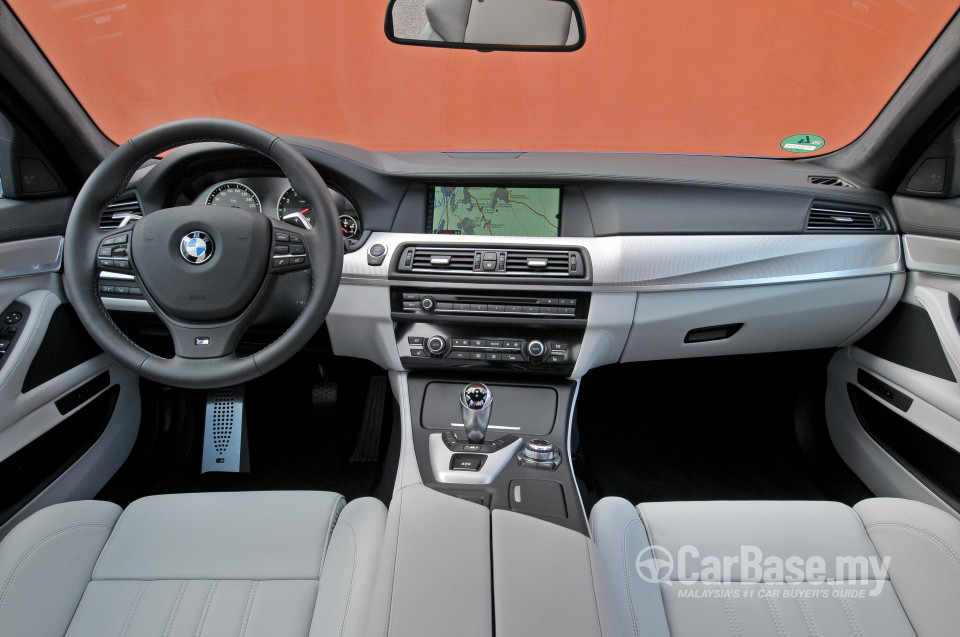 BMW M5 F10 Facelift (2013) Interior