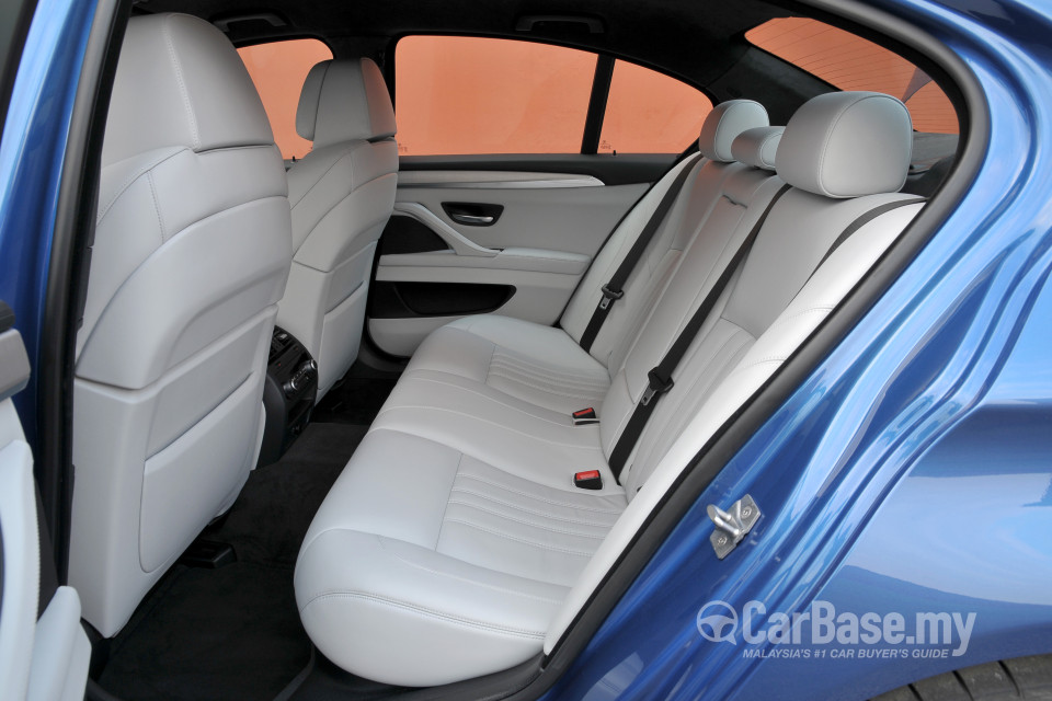 BMW M5 F10 Facelift (2013) Interior