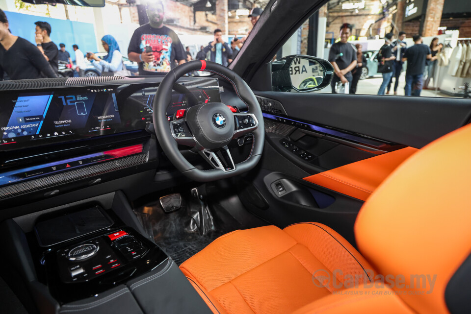 BMW M5 G90 (2025) Interior