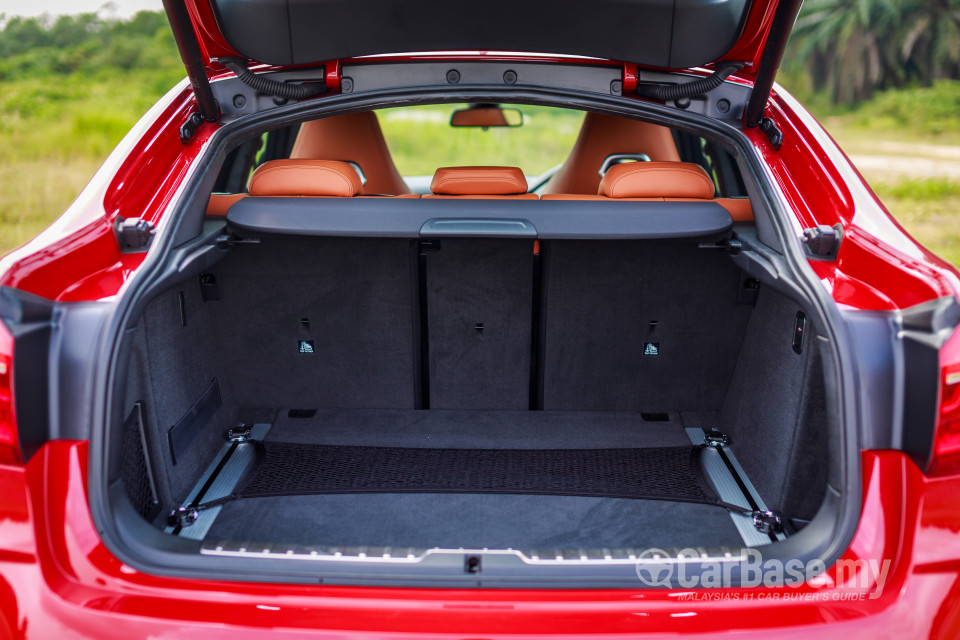 BMW X6 M F86 (2015) Interior