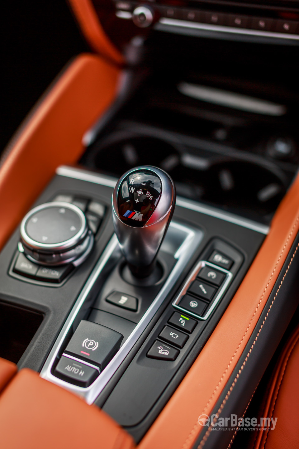 BMW X6 M F86 (2015) Interior