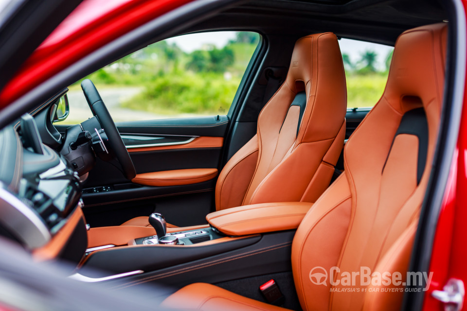 BMW X6 M F86 (2015) Interior