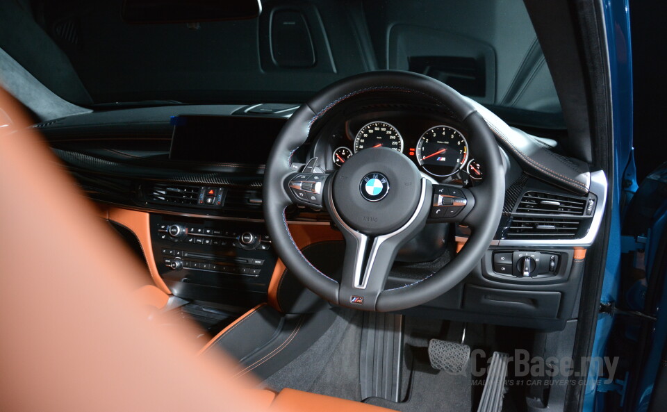 Toyota Hilux Revo N80 (2016) Interior