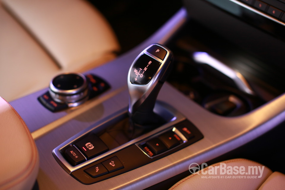 BMW X4 F26 (2014) Interior