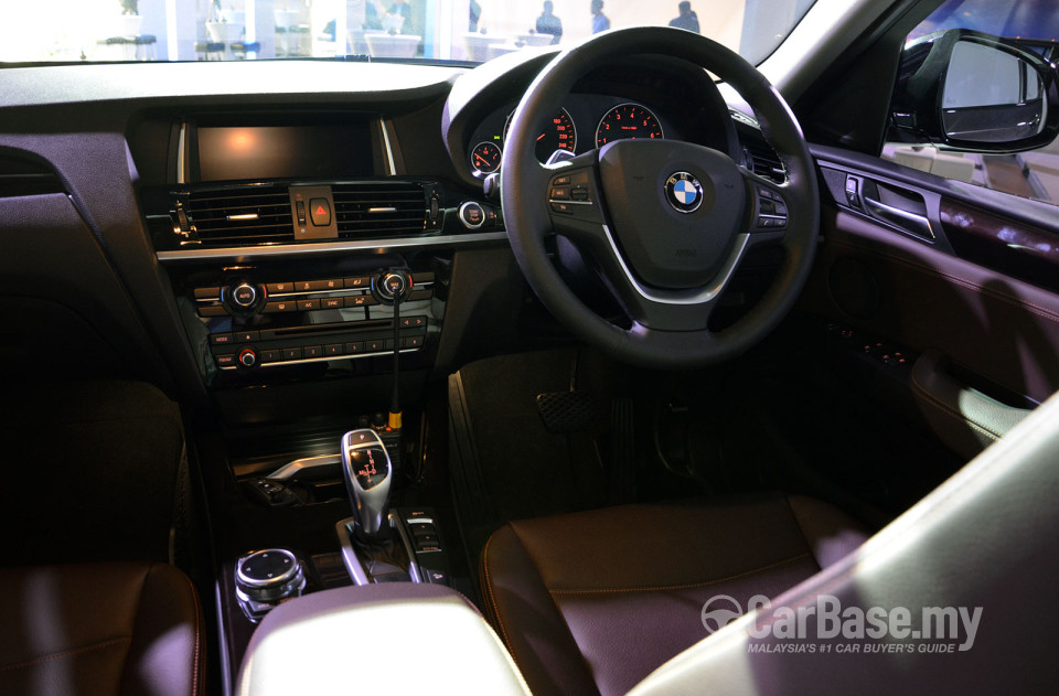 BMW X4 F26 (2014) Interior