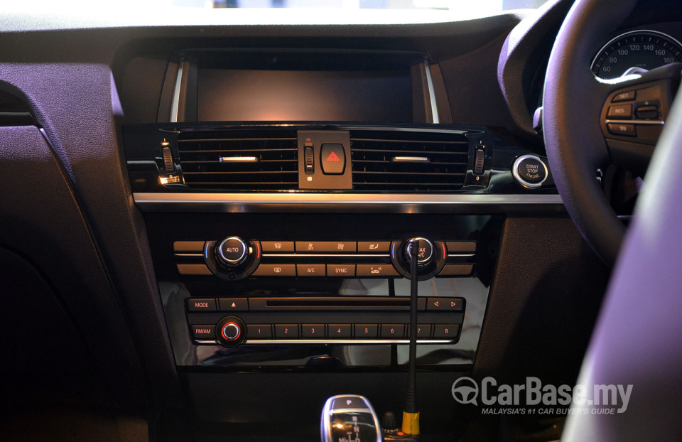 BMW X4 F26 (2014) Interior