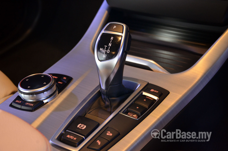 BMW X4 F26 (2014) Interior