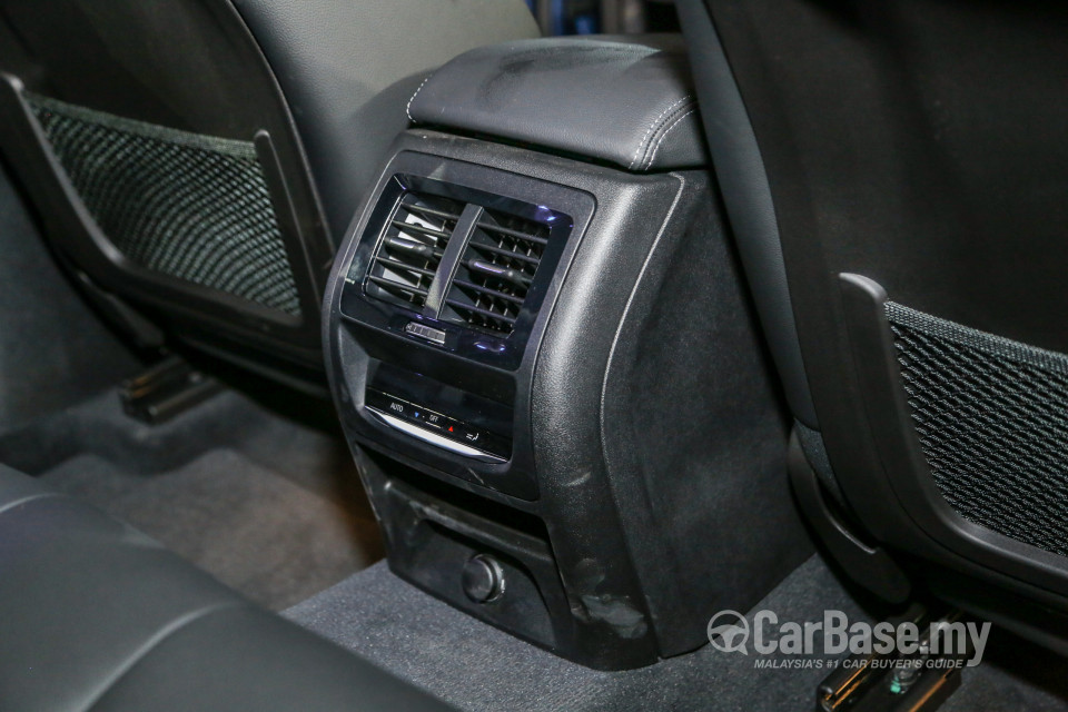BMW X4 G02 (2019) Interior