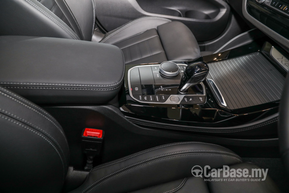 BMW X4 G02 LCI (2022) Interior