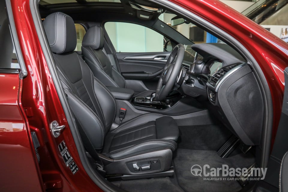 BMW X4 G02 LCI (2022) Interior