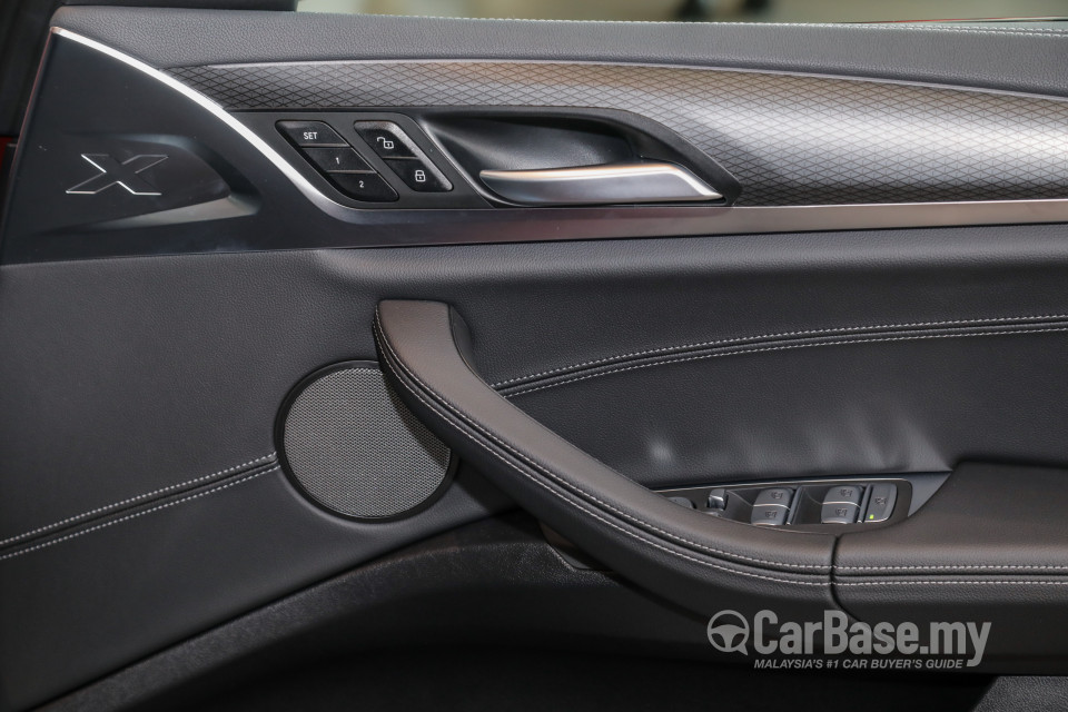 BMW X4 G02 LCI (2022) Interior