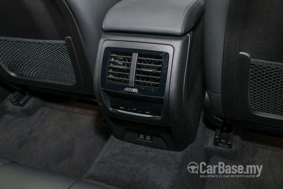 BMW X4 G02 LCI (2022) Interior