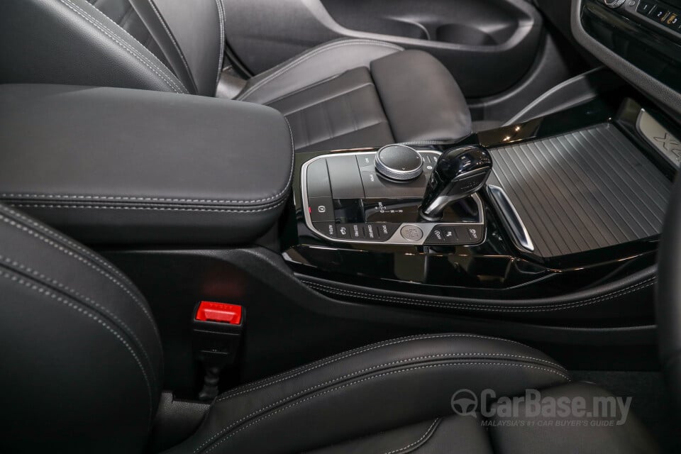 BMW X4 G02 LCI (2022) Interior