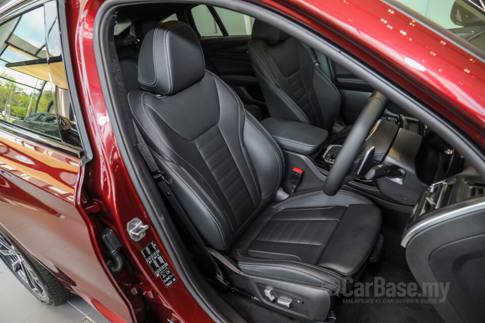BMW X4 G02 LCI (2022) Interior