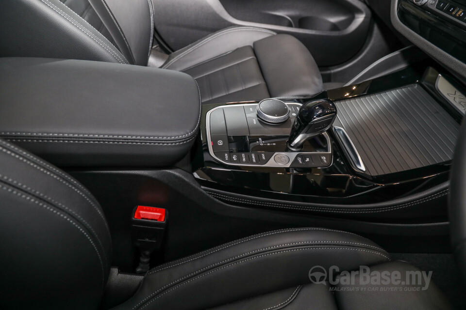 BMW X4 G02 LCI (2022) Interior