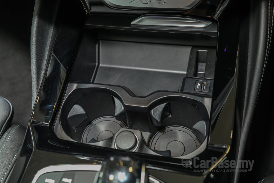 BMW X4 G02 LCI (2022) Interior