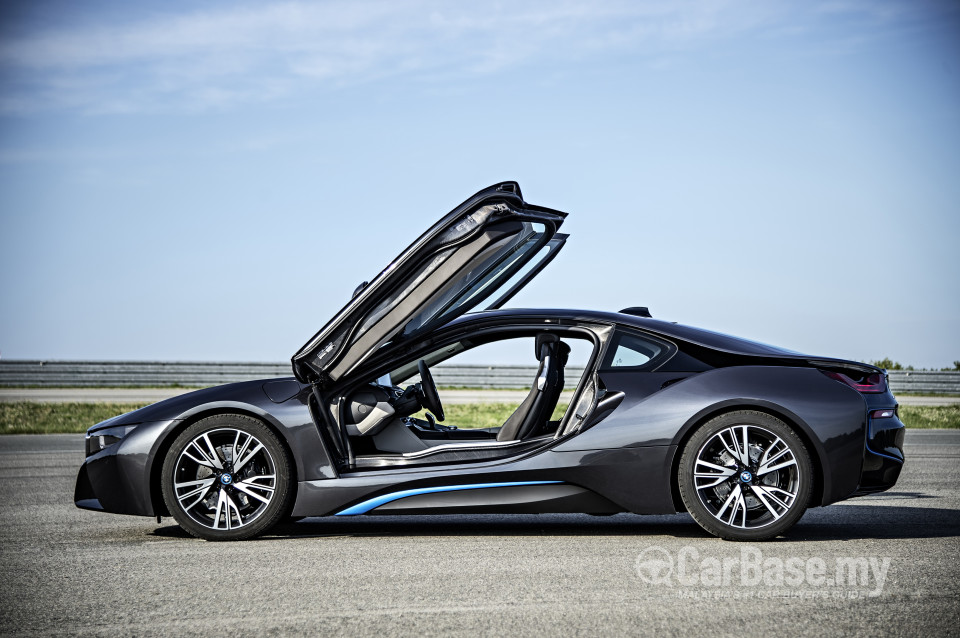 BMW i8 Coupe i12 (2015) Exterior