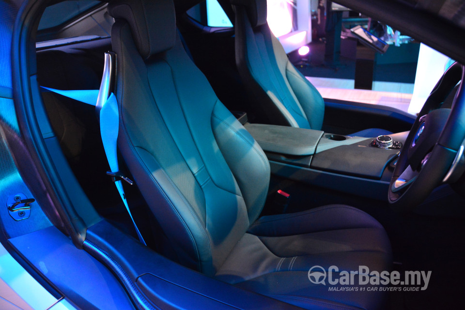 BMW i8 Coupe i12 (2015) Interior