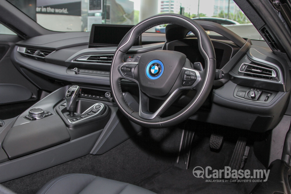 BMW i8 Coupe i12 (2015) Interior