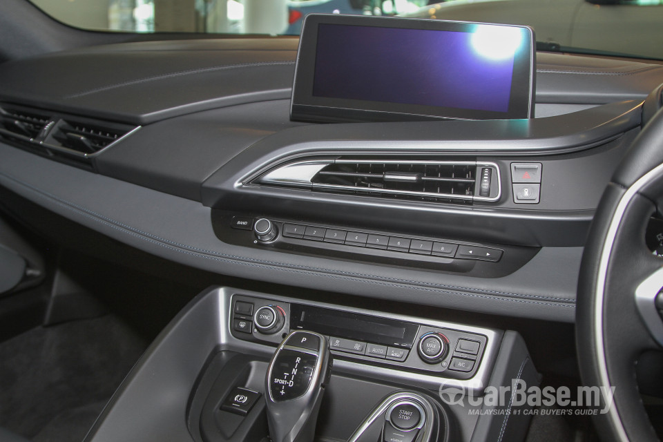 BMW i8 Coupe i12 (2015) Interior