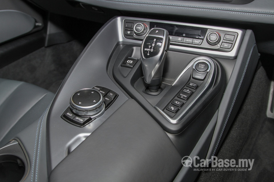 BMW i8 Coupe i12 (2015) Interior
