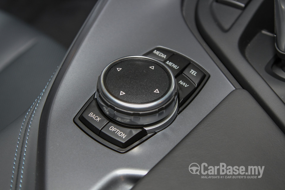BMW i8 Coupe i12 (2015) Interior