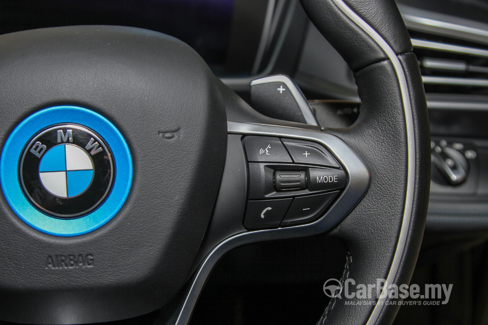 BMW i8 Coupe i12 (2015) Interior