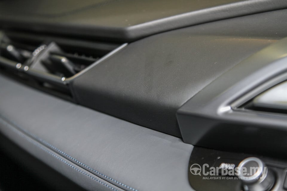 BMW i8 Coupe i12 (2015) Interior