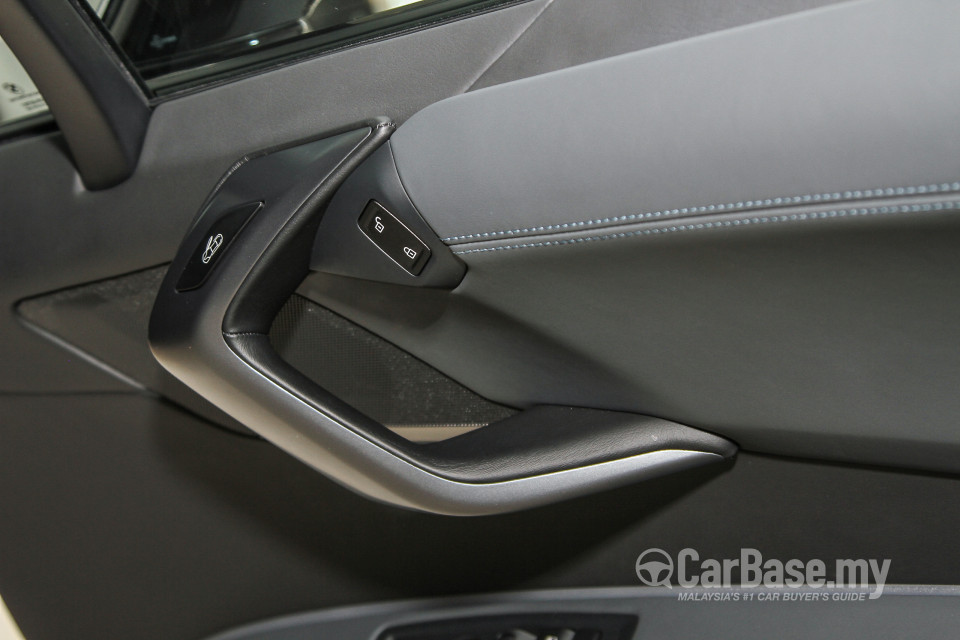 BMW i8 Coupe i12 (2015) Interior
