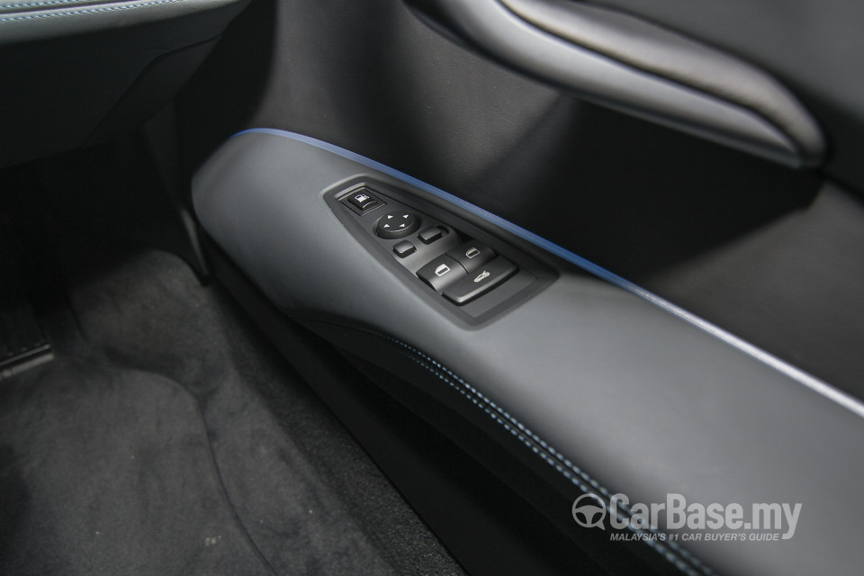 BMW i8 Coupe i12 (2015) Interior