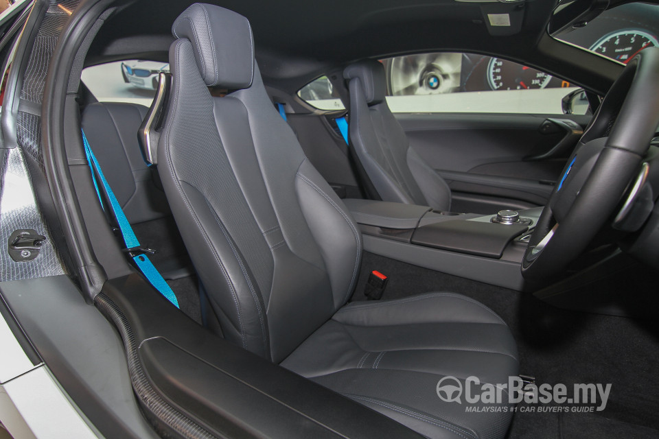 BMW i8 Coupe i12 (2015) Interior