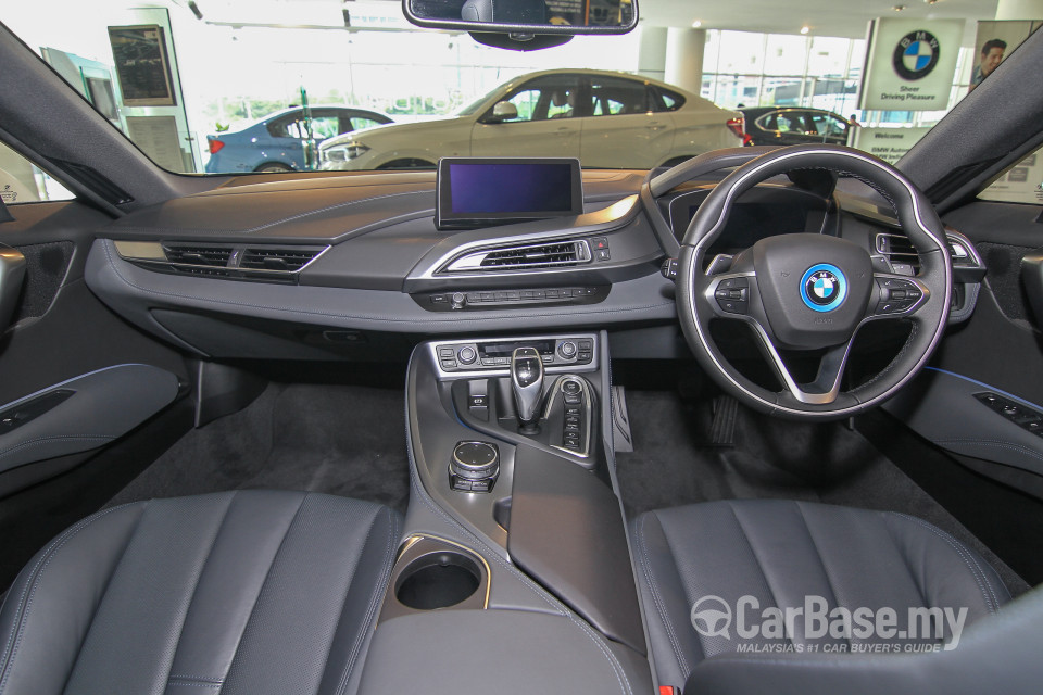 BMW i8 Coupe i12 (2015) Interior