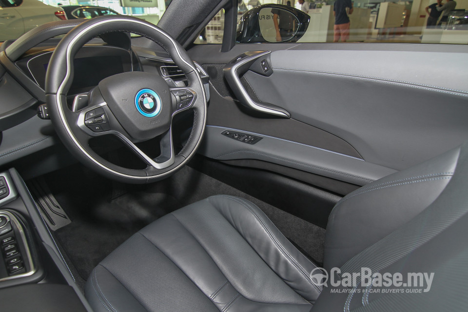 BMW i8 Coupe i12 (2015) Interior