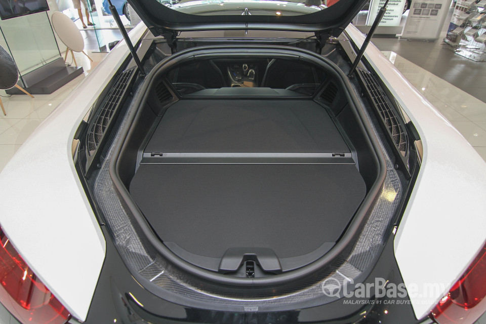 BMW i8 Coupe i12 (2015) Interior