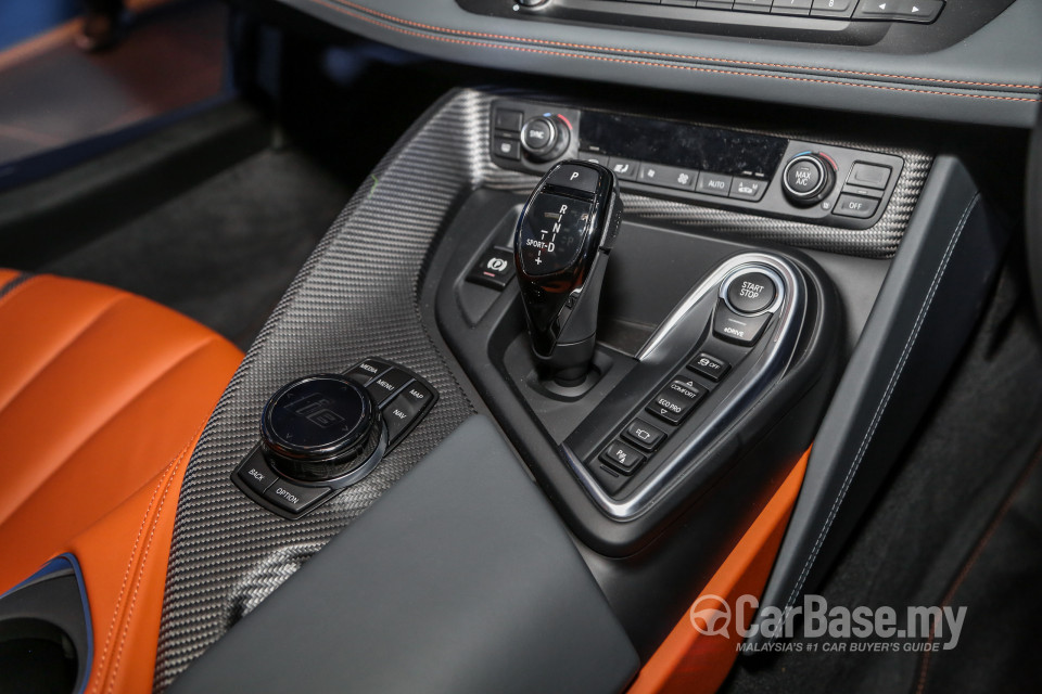 BMW i8 Coupe i12 LCI (2018) Interior