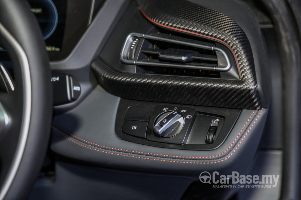 BMW i8 Coupe i12 LCI (2018) Interior