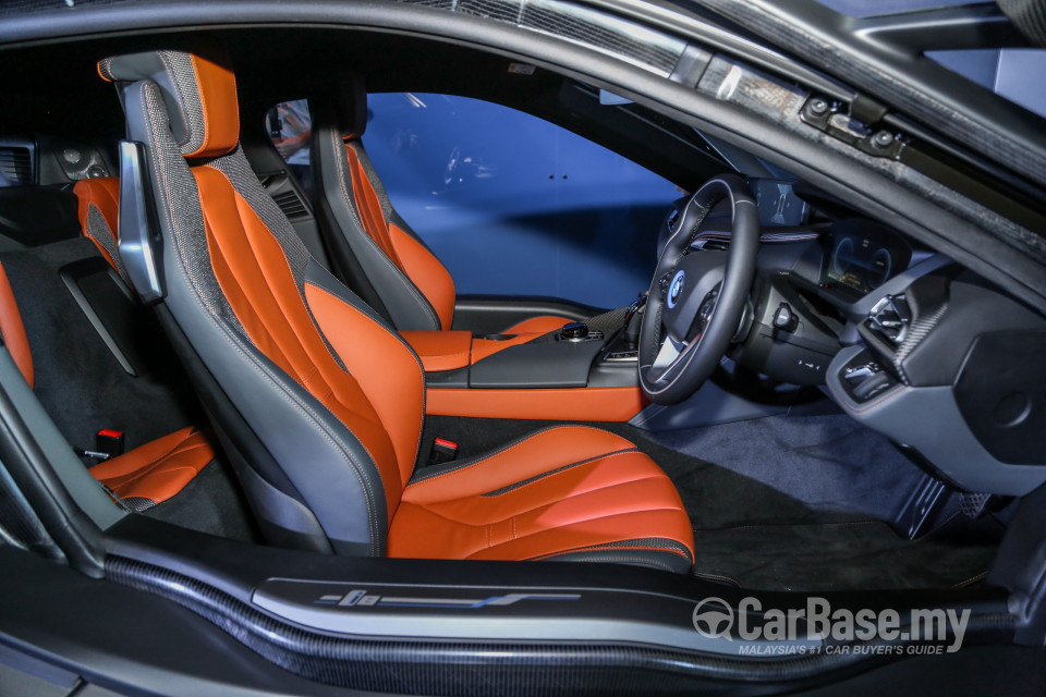 BMW i8 Coupe i12 LCI (2018) Interior