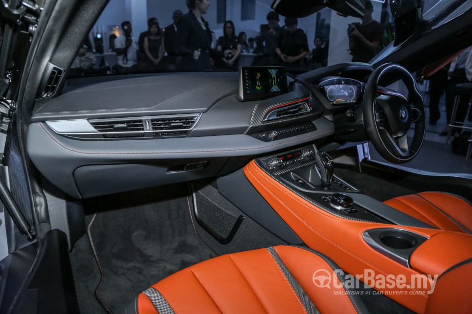 BMW i8 Coupe i12 LCI (2018) Interior