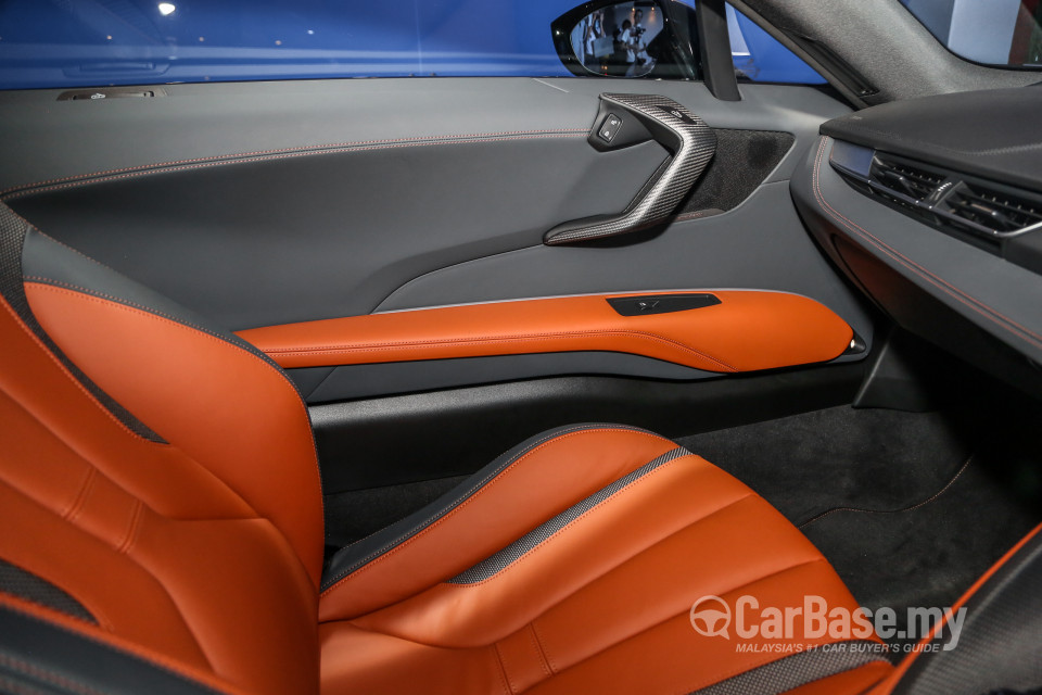 BMW i8 Coupe i12 LCI (2018) Interior