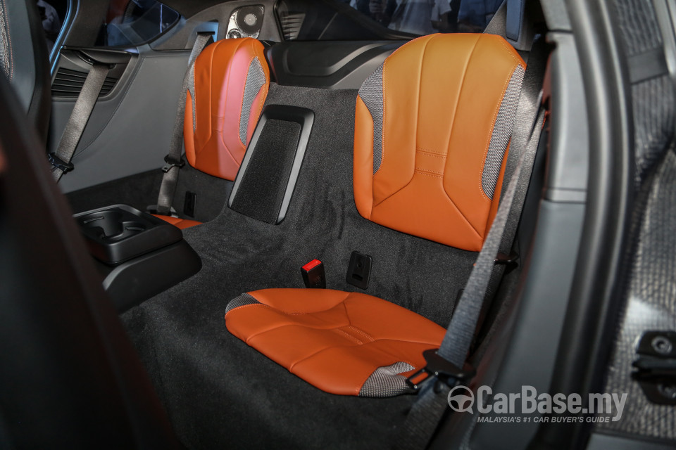 BMW i8 Coupe i12 LCI (2018) Interior